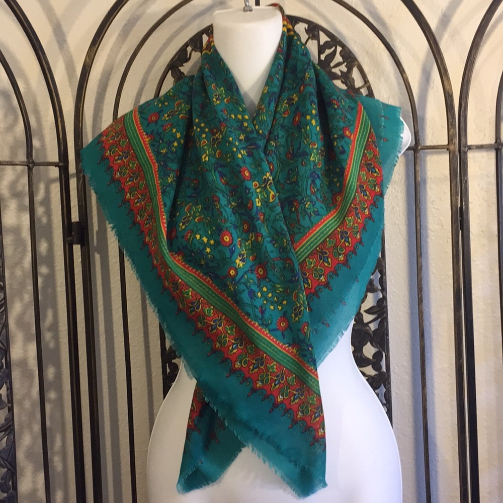 Woman’s scarf